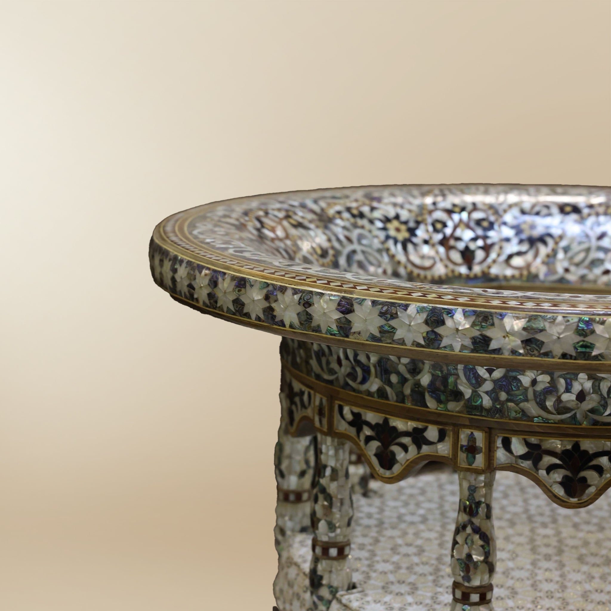 Damascene Thrones Set – Mother-of-Pearl & Abalone Inlay on Walnut