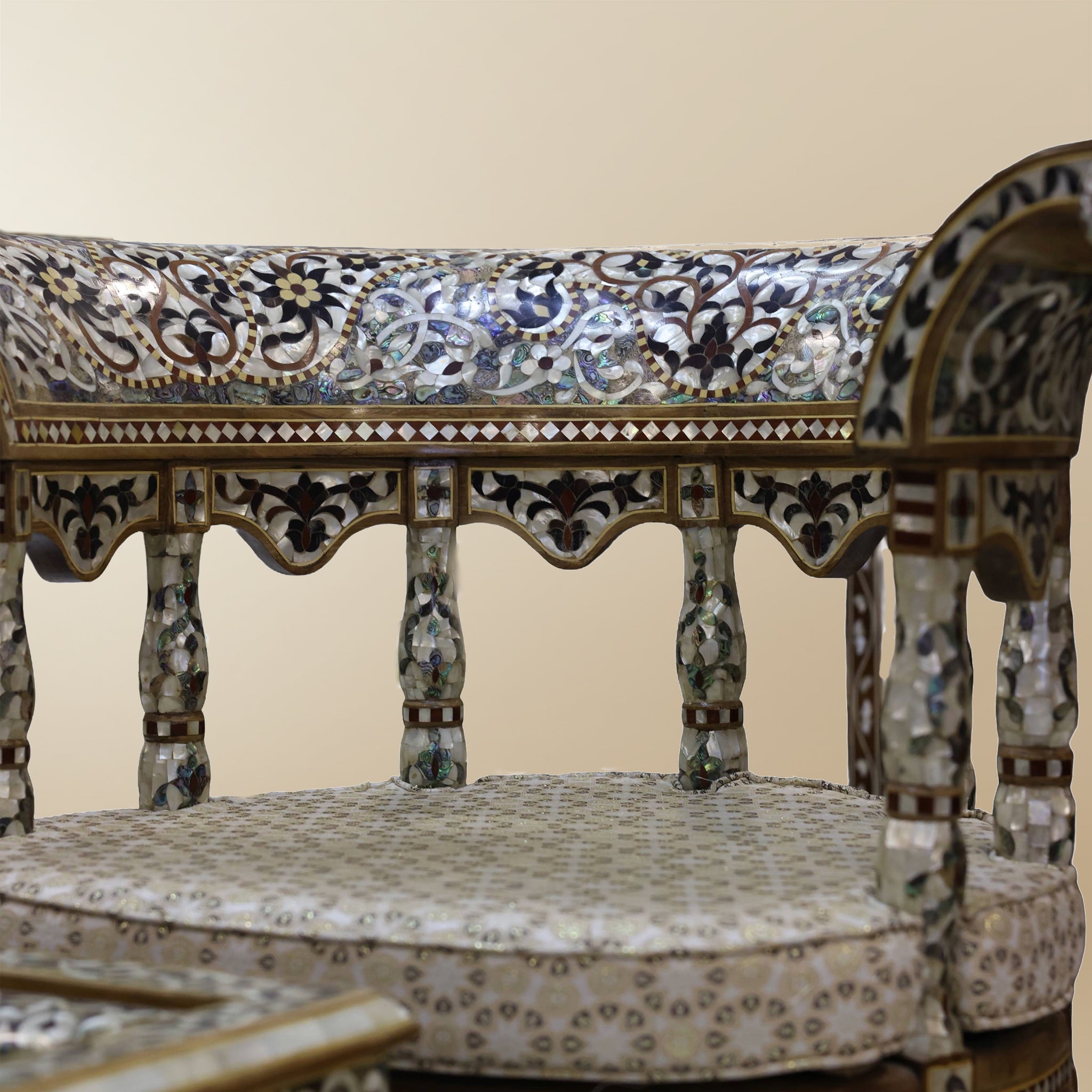 Damascene Thrones Set – Mother-of-Pearl & Abalone Inlay on Walnut
