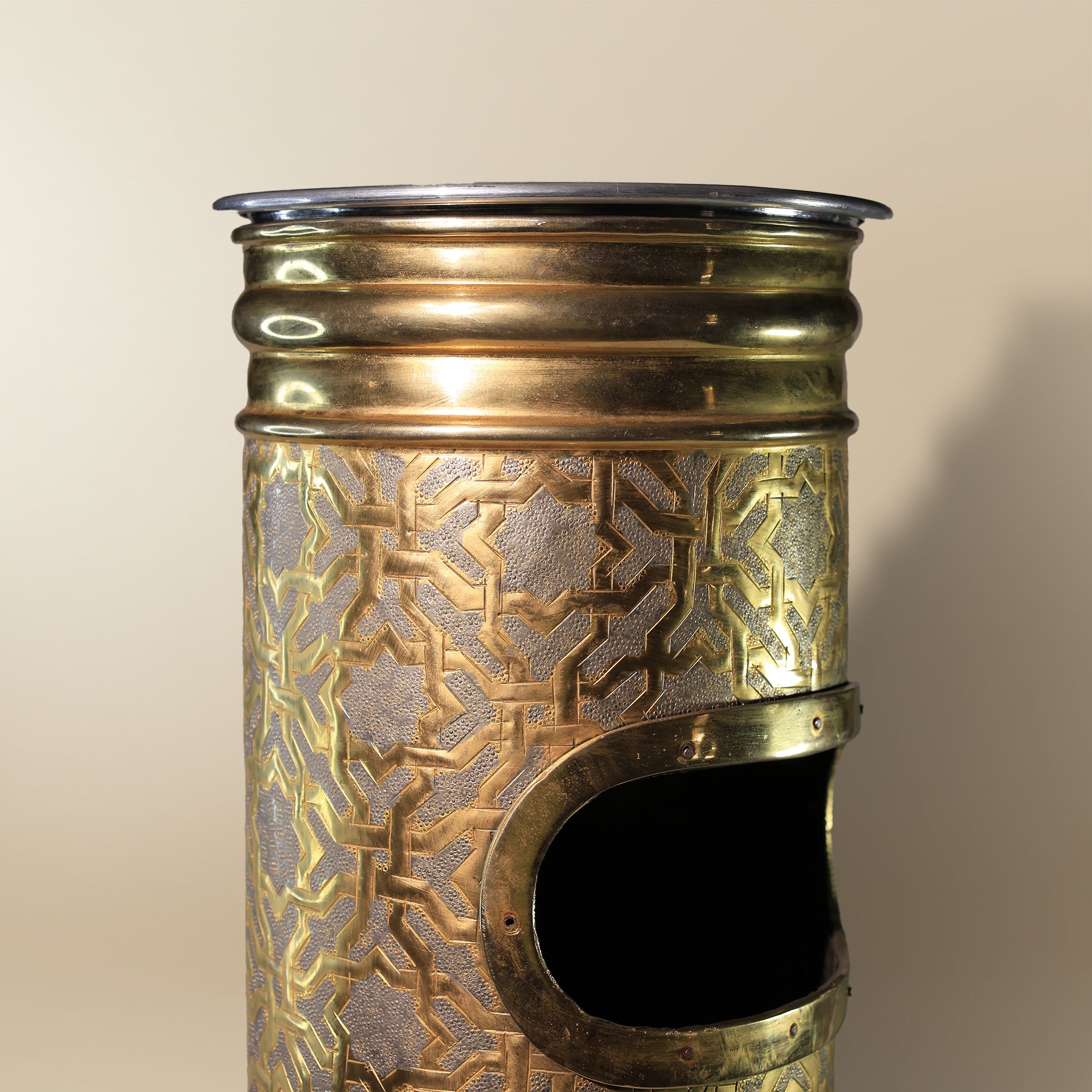 وعاء نفايات مجلس النحاس