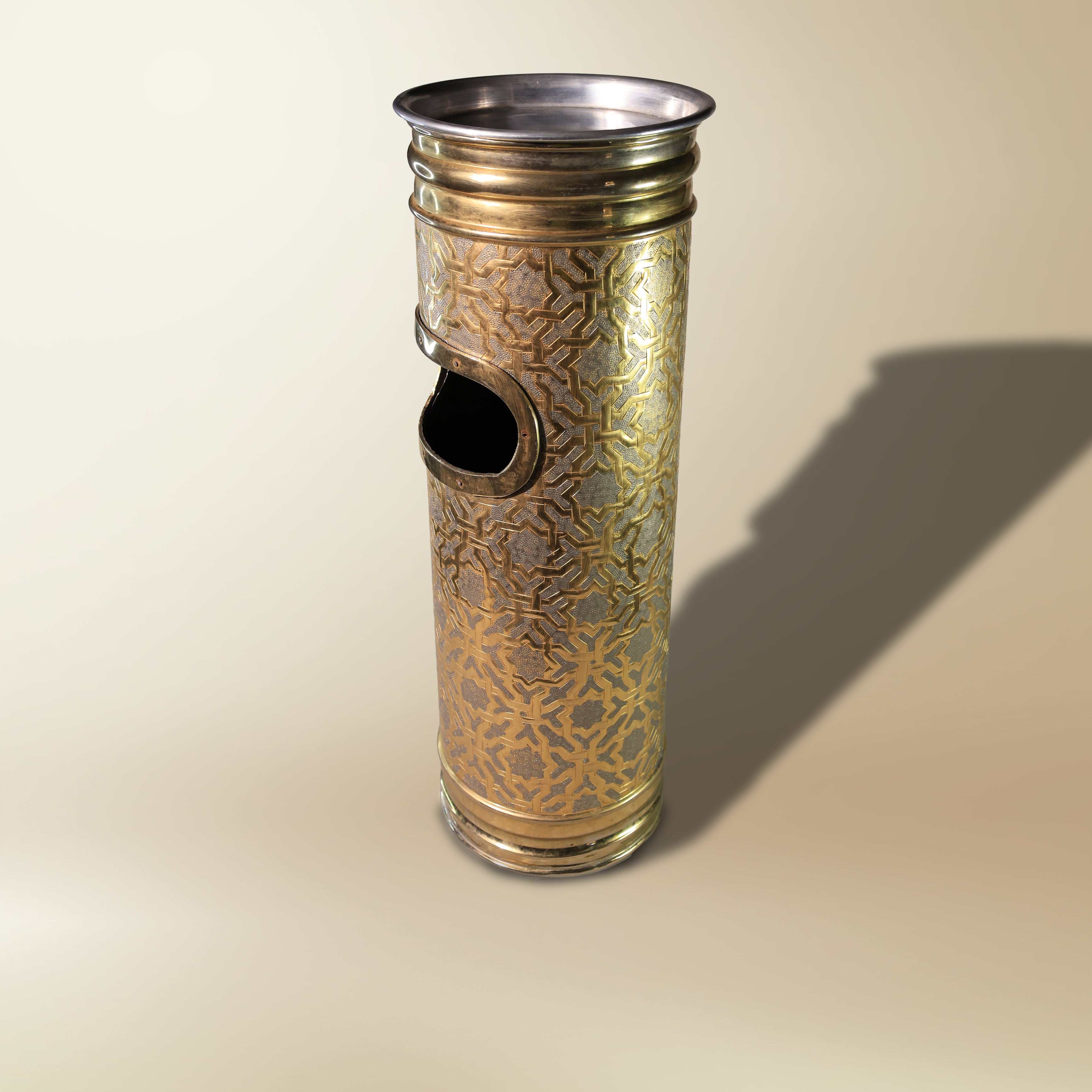 وعاء نفايات مجلس النحاس