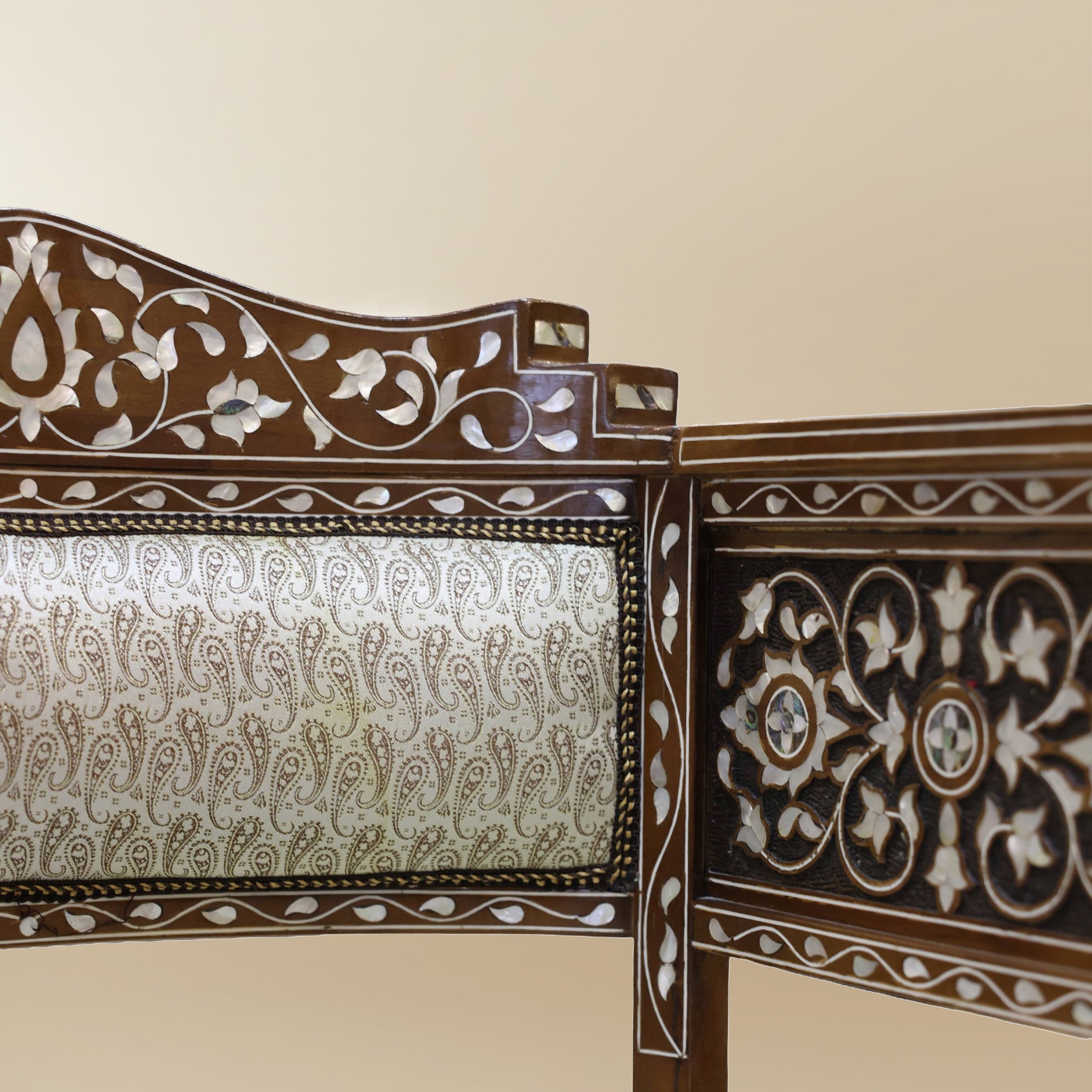 مجلس هارموني - طقم جلوس زاوية مطعم يدويًا (كراسي + طاولة)