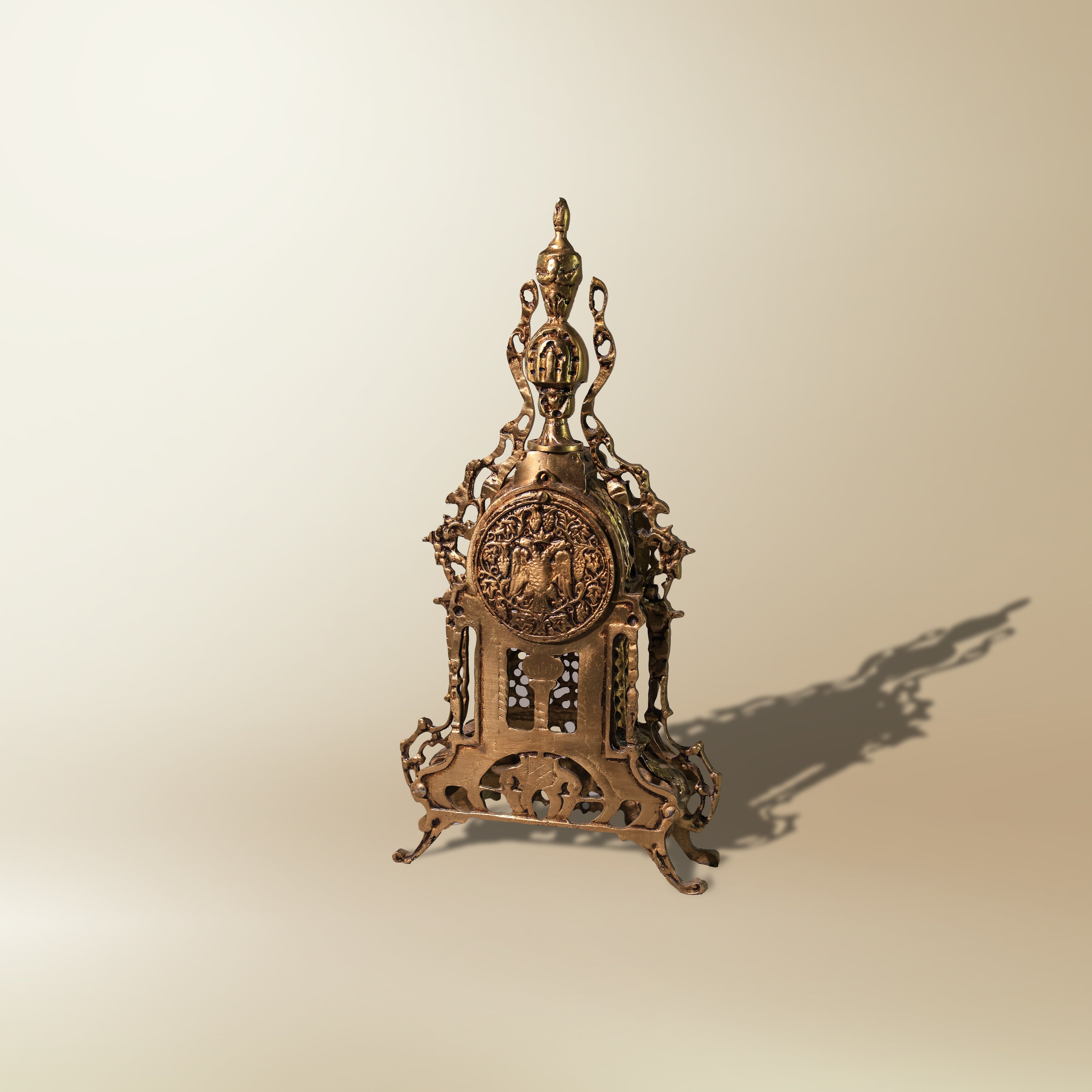 ساعة ديوان - ساعة عثمانية من النحاس