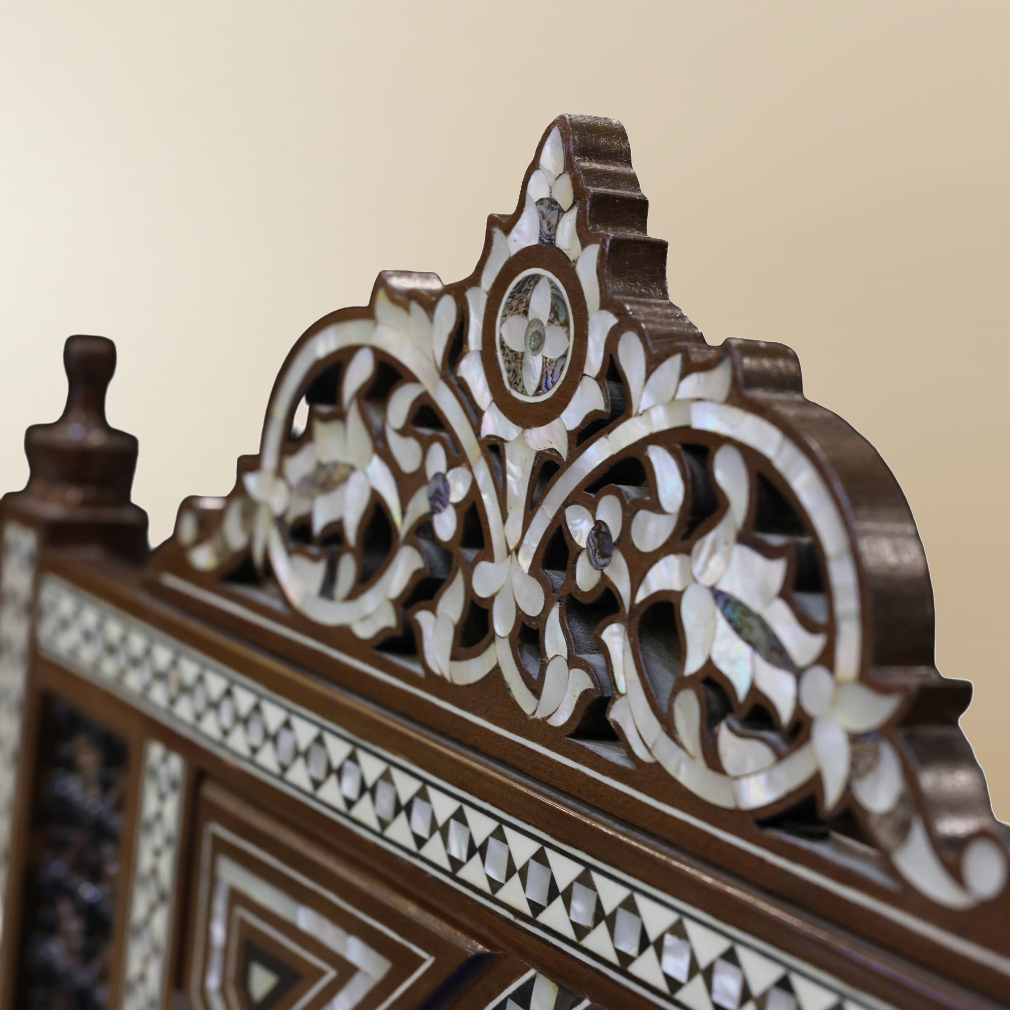 Aurum Inlay Majlis Set