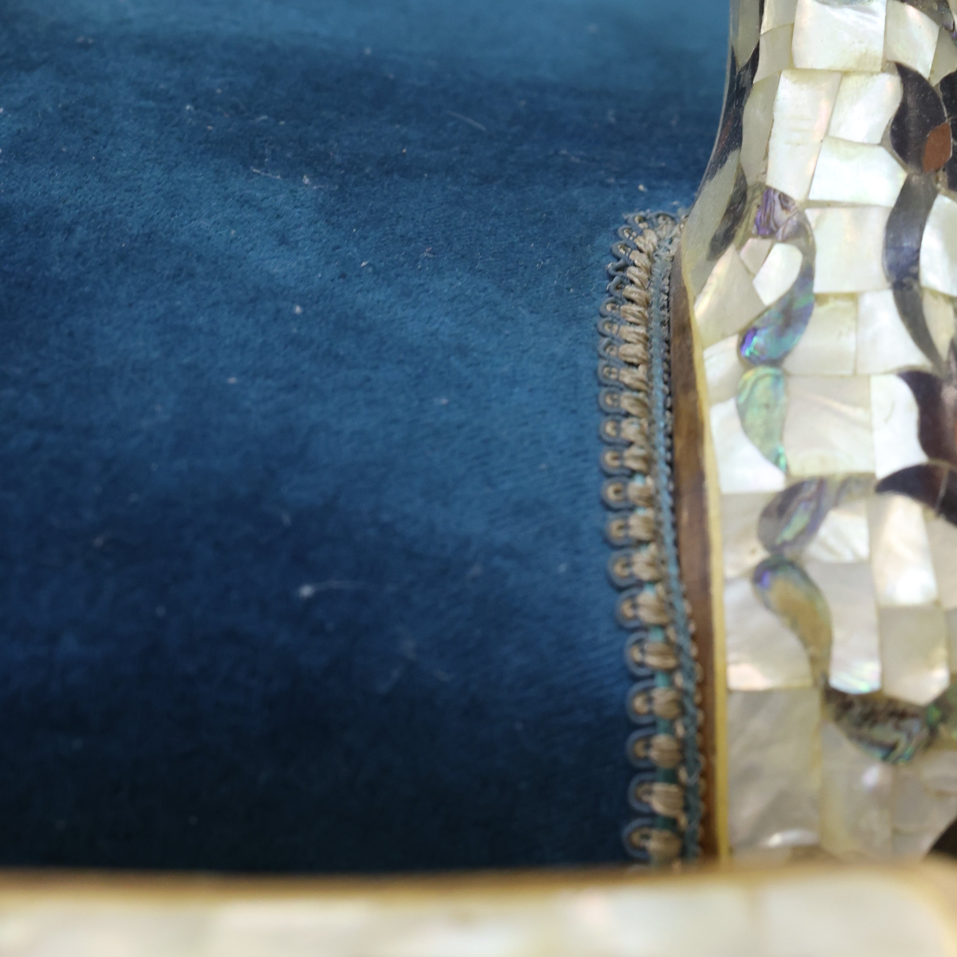 Damascus Inlay Lounge Set