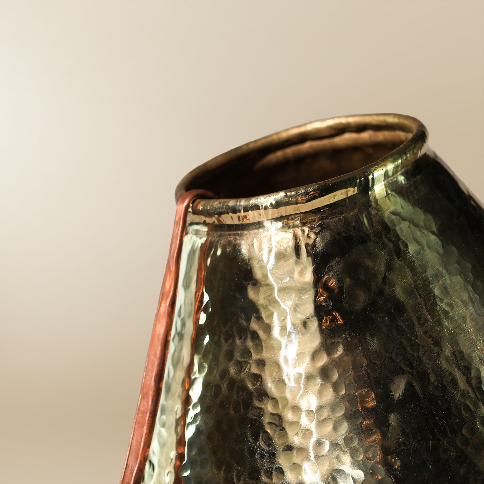 وعاء فول النحاسي التراثي