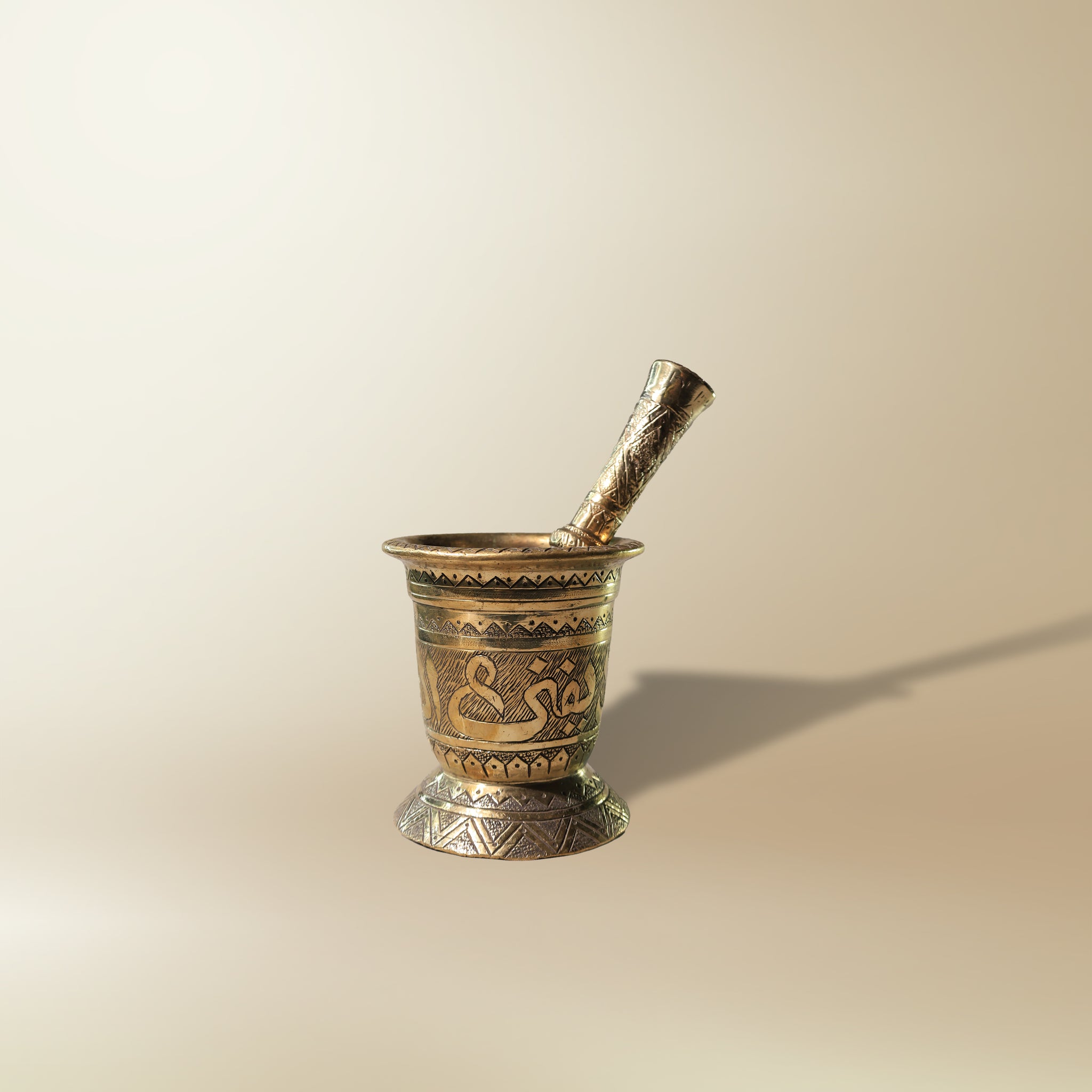 هاون ومدقة من تراث النحاس