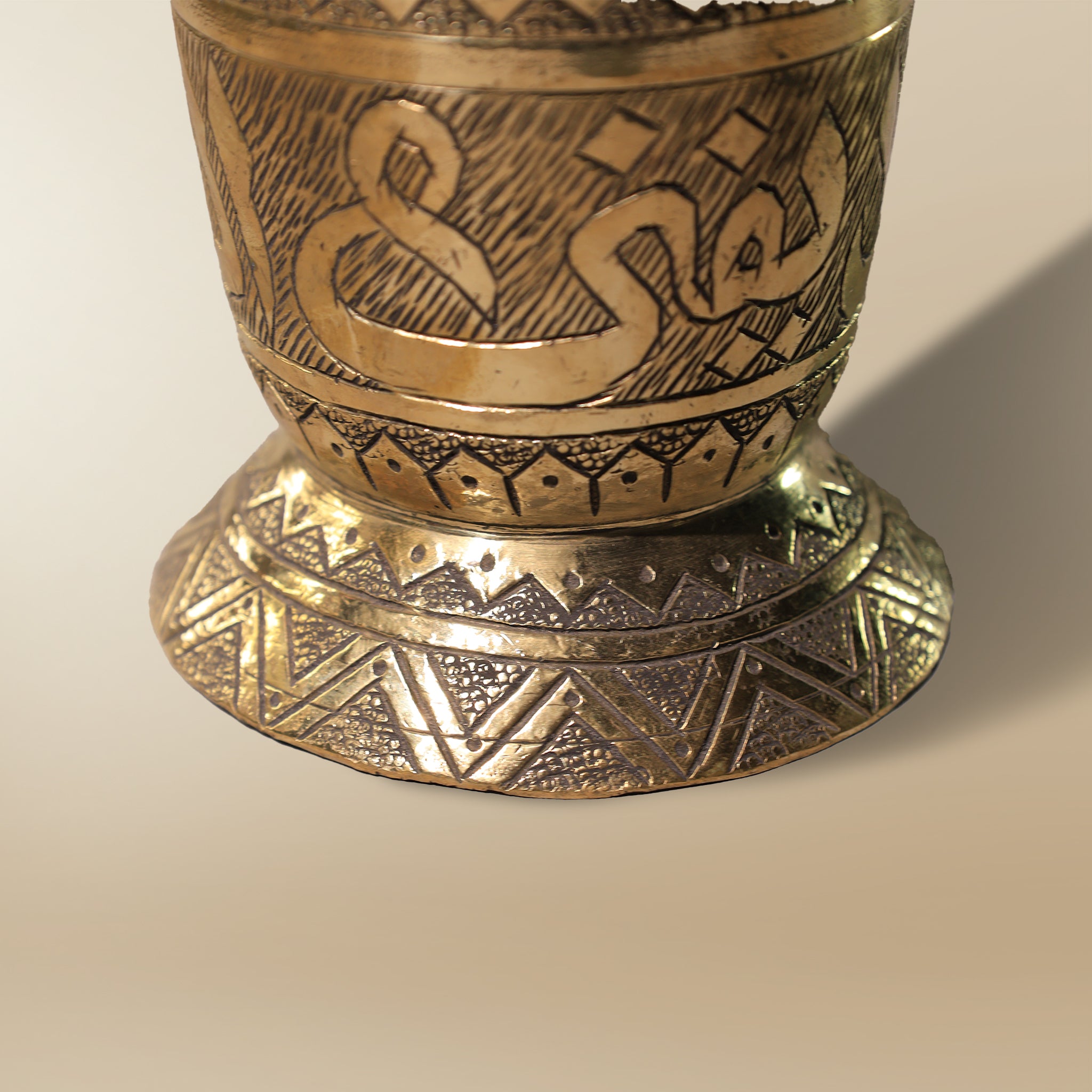 هاون ومدقة من تراث النحاس