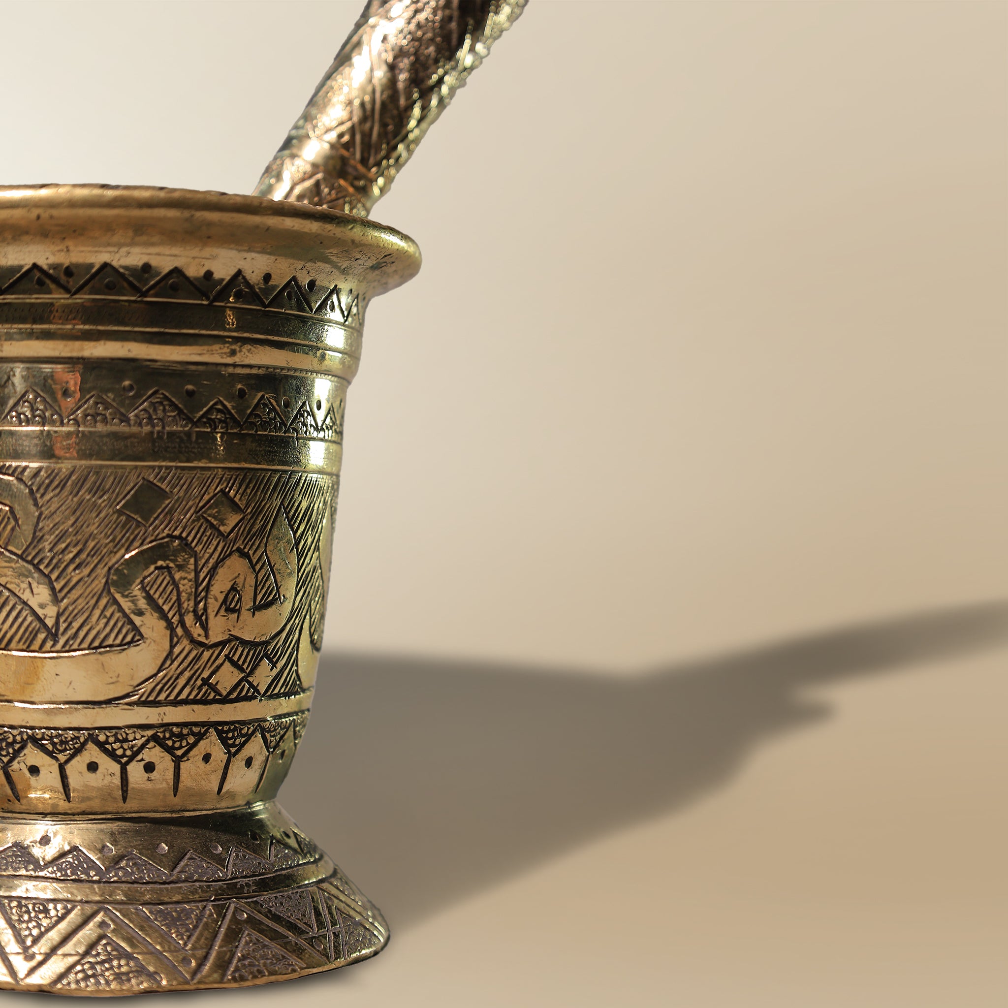 هاون ومدقة من تراث النحاس