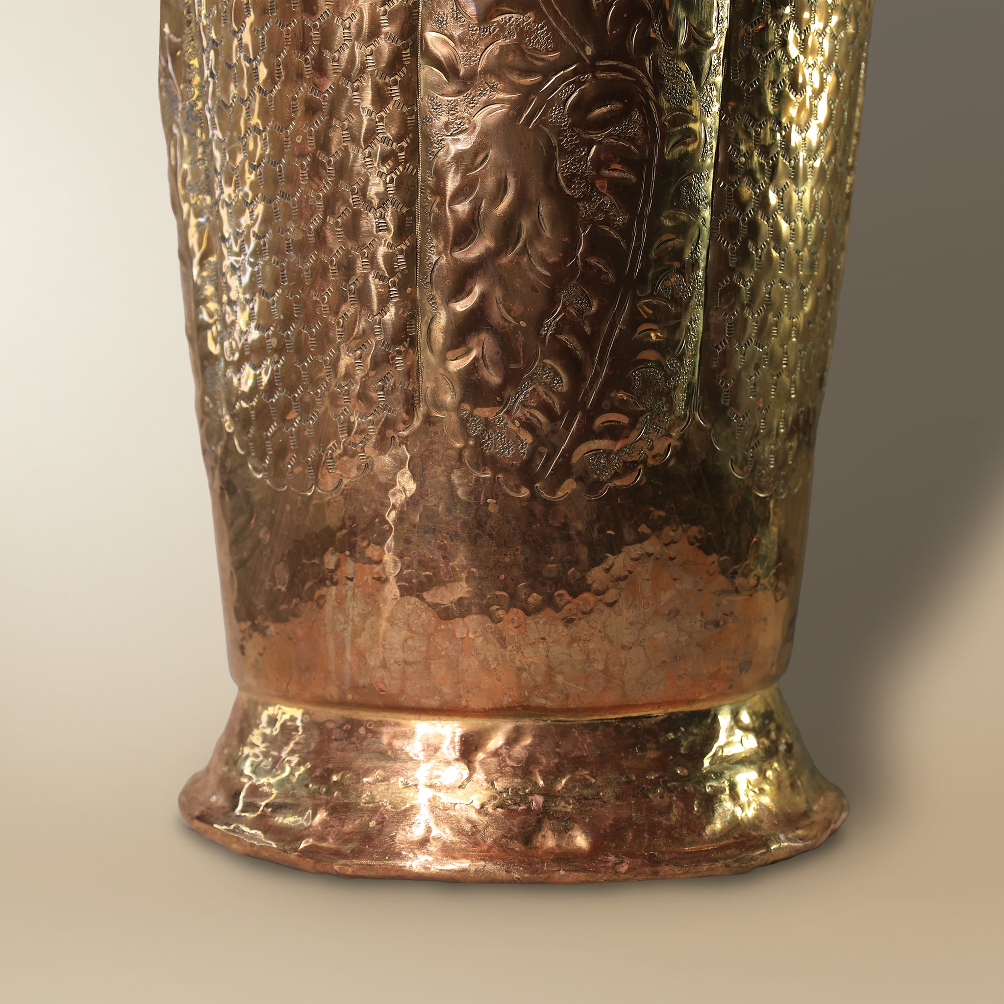 مزهرية الواحة النحاسية