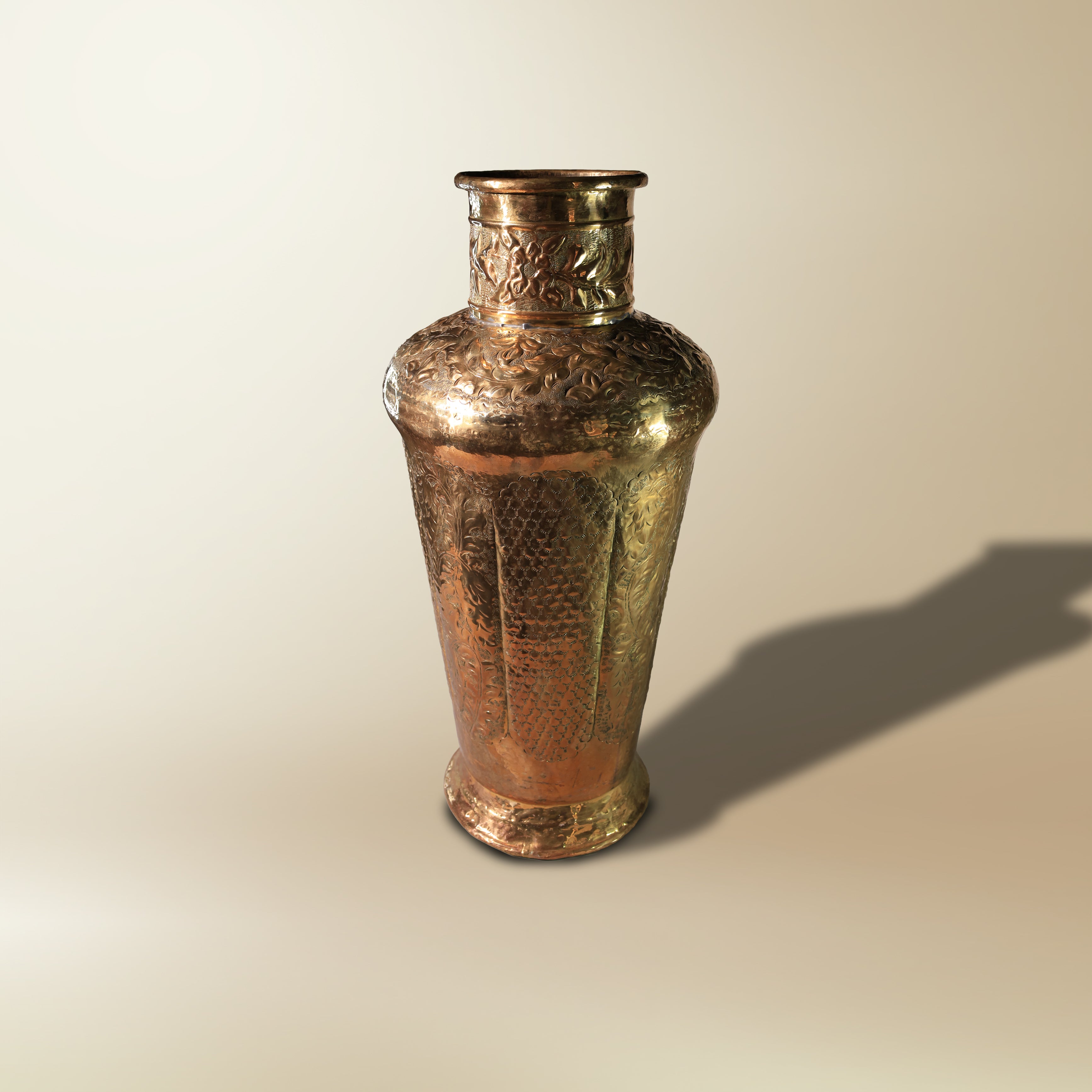 مزهرية الواحة النحاسية